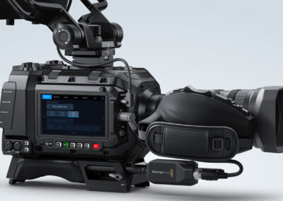 Blackmagic Camera 10.3: la URSA Cine 12K LF diventa una camera da studio SMPTE-2110